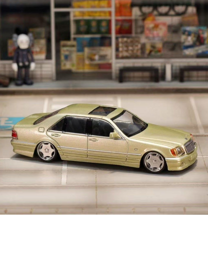 Street Weapon Mercedes-Benz W140 Premium Diecast 1:64 Scale (With Acrylic Case)