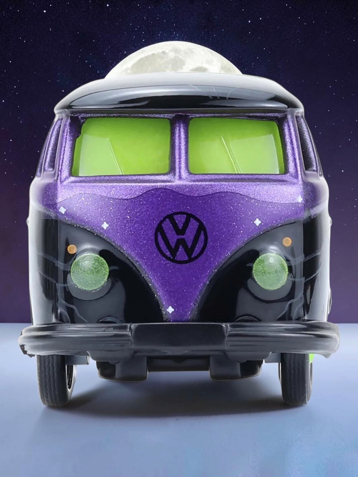 GreenLight Exclusive Halloween Volkswagen Type 2 Panel Van 1:64 Scale | Glow in the Dark | Limited Edition