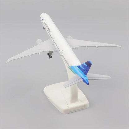 Aircraft 'Garuda Indonesia Boeing 777-300ER Airplane Diecast Metal With Display Stand And Landing Wheels 20cm Scale (No.323)