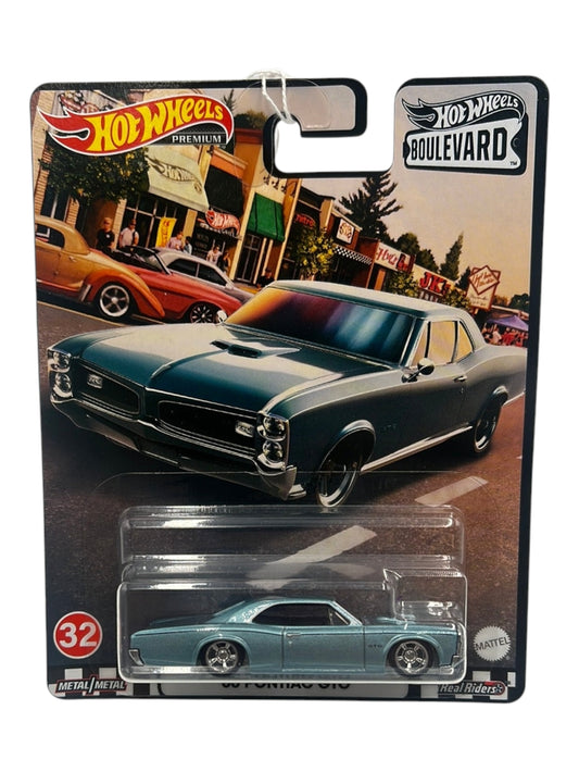 Hotwheels boulevard '66 pontiac gto imported premium 1:64 Scale