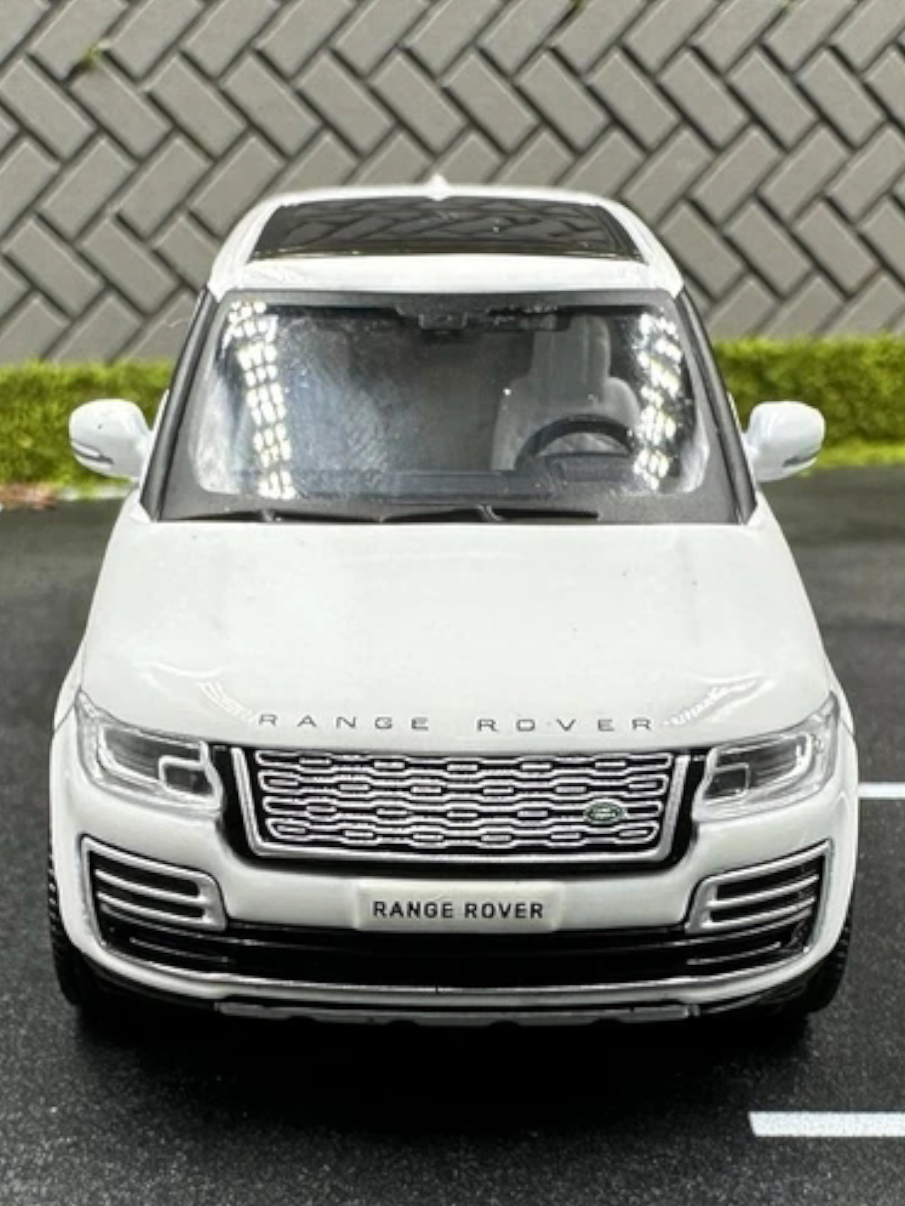 Masdi 2020 Land Rover Range Rover 1:64 Scale Diecast