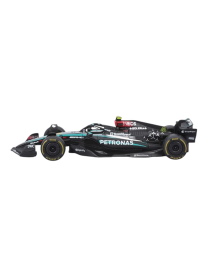 Bburago Formula 1 (F1) AMG Petronas F1W15 E Performance #44 Lewis Hamilton Diecast 1:43 Scale