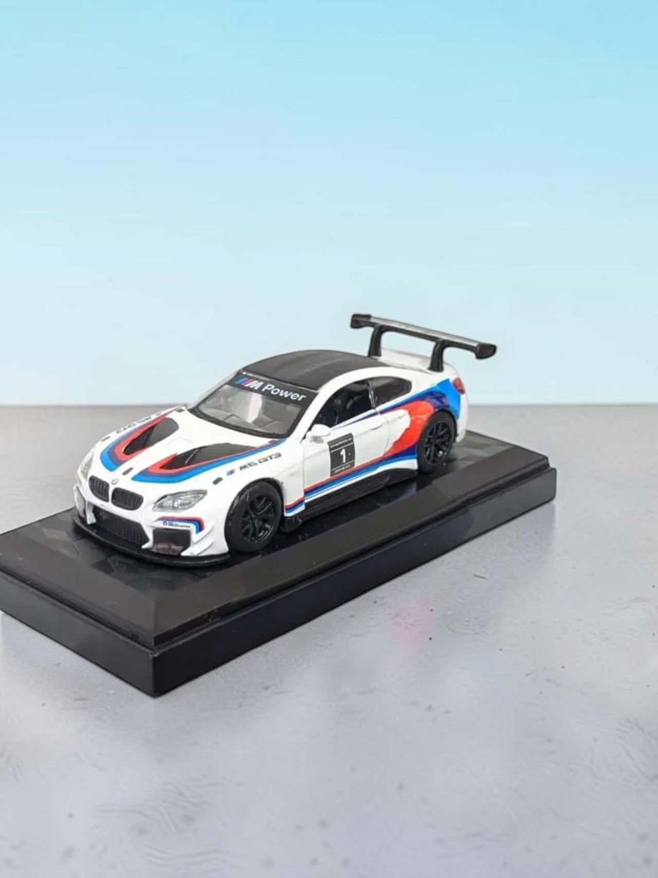 CCA 'BMW M6 GT3 1:44 Scale Diecast Model Car |White Racing Edition