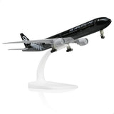 Aircraft Model 'Air New Zealand Boeing 787 Dreamliner Diecast Model Airplane With Display Stand 20cm Scale ( No.322 )