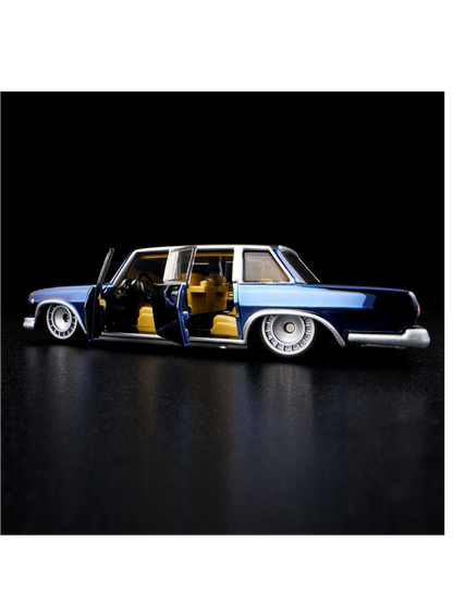 HotWheels Mercedes-Benz 600 RLC 1:64 Scale (With Acrylic Case)