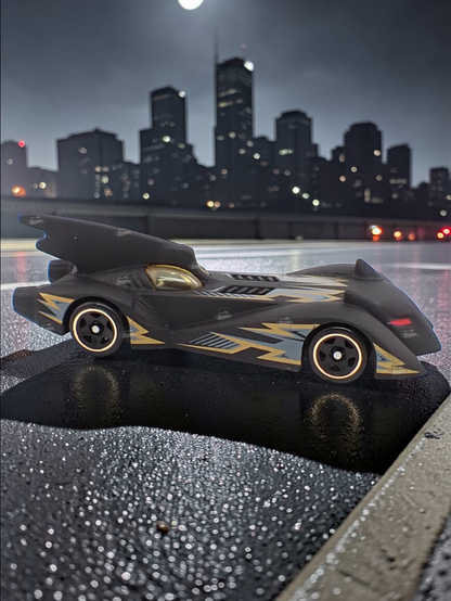 Hotwheels Silver Series "BATMOBILE"  Imported Card Art 1:64 Scale