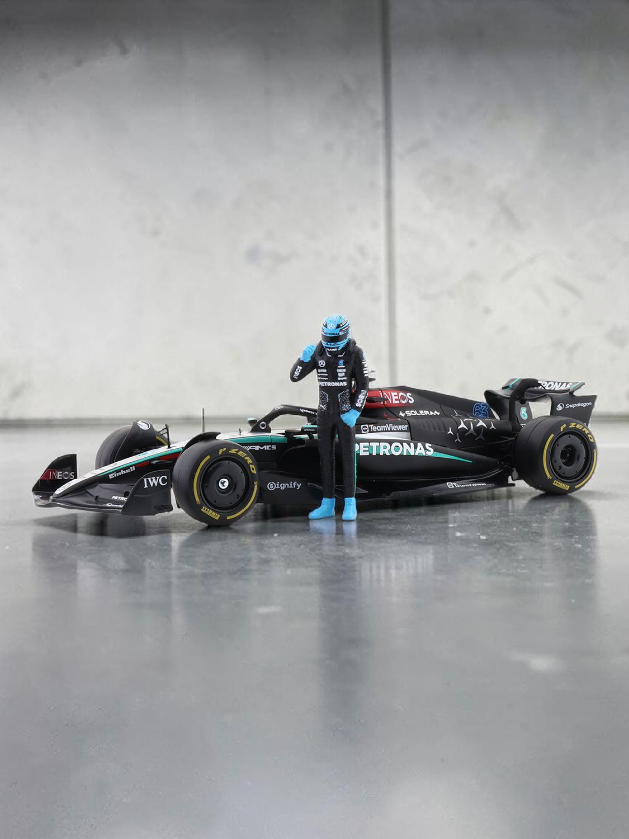 Bburago F1w15 Mercedes-AMG No 63 George Russell 1:24 Scale Diecast Model Car