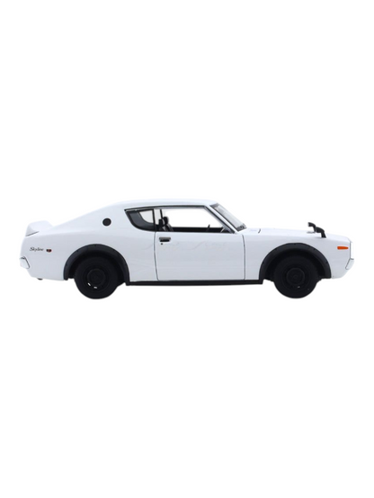 Maisto Collectors Collection 1973 Nissan Skyline 2000GT-R (KPGC110) Diecast 1:24 Scale (Blister Damaged)