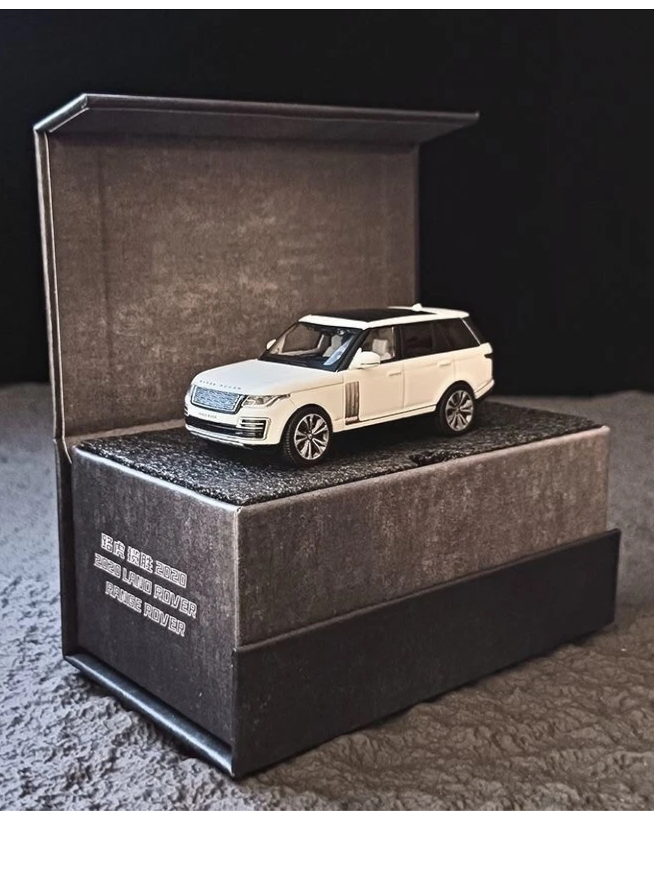 Masdi 2020 Land Rover Range Rover 1:64 Scale Diecast