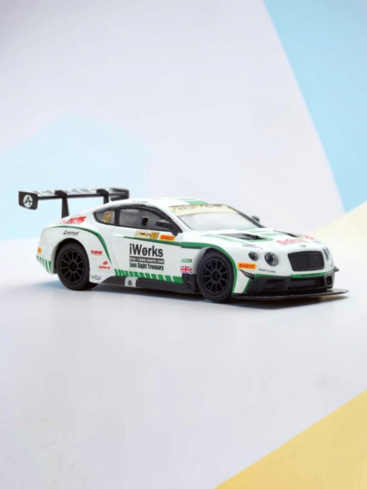 SPARK "Bentley Continental GT3 No.88 Macau GP FIA GT World Cup 2015 Bentley Team Absolute 1:64 Scale