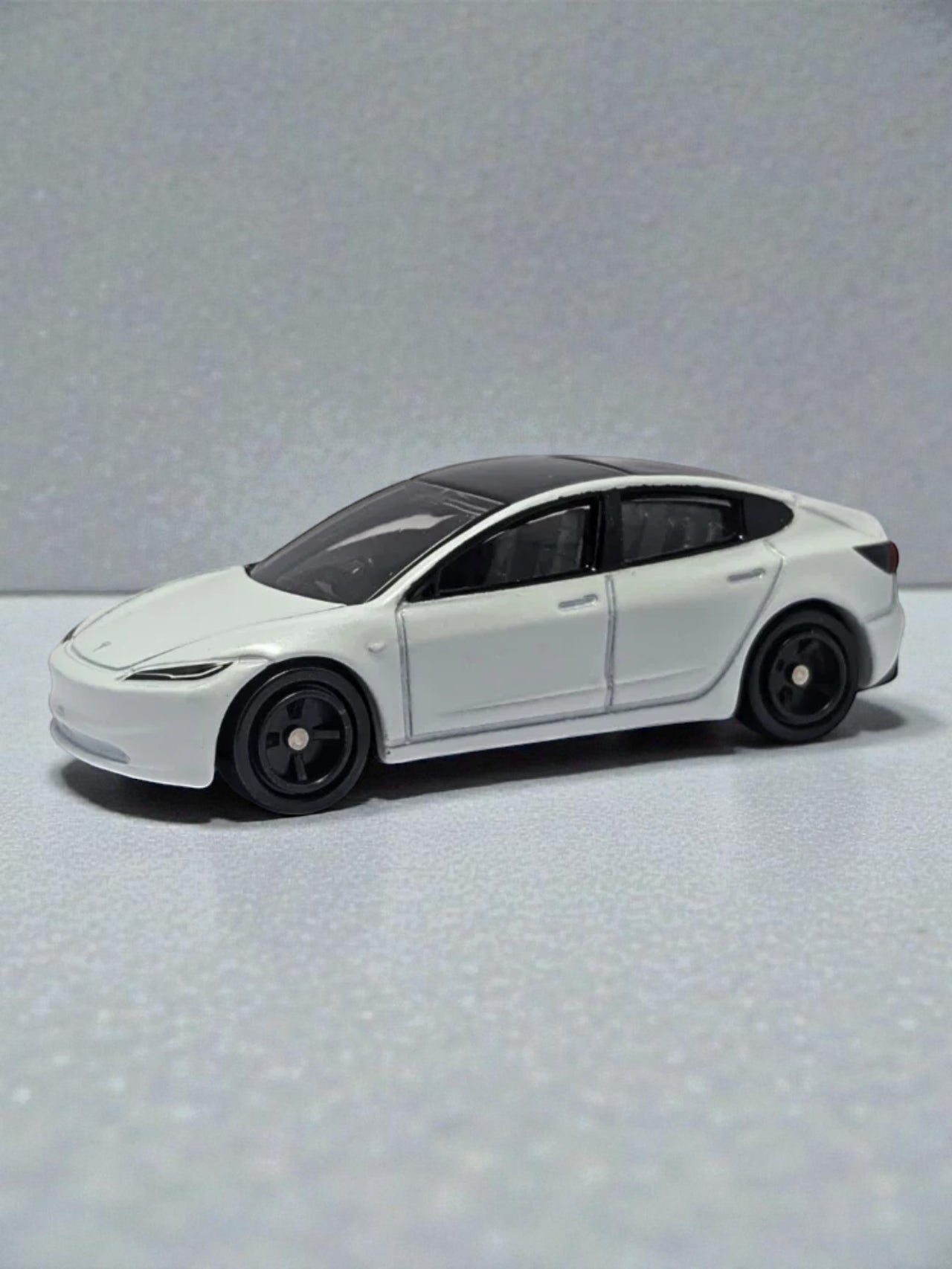Takara Tomy "Tesla Model 3" 1/64 Scale Imported Mainline  No.98