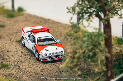 Tarmac Works Ford RS200 Rallye Catalunya 1986 1:64 Scale (With Acrylic Case)