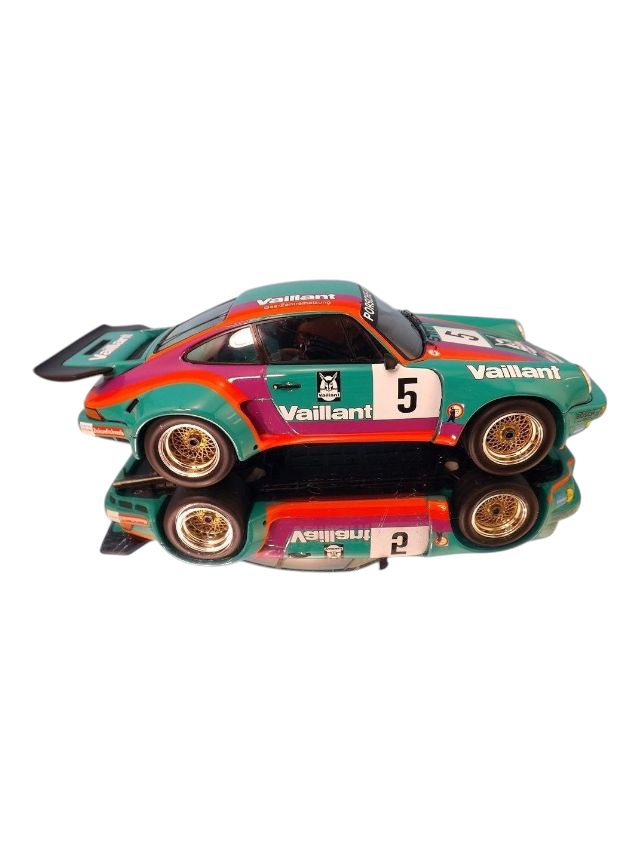 Para64 Porsche 911 Carrera RSR 3.0 Vaillant Livery 1:64 Scale Diecast