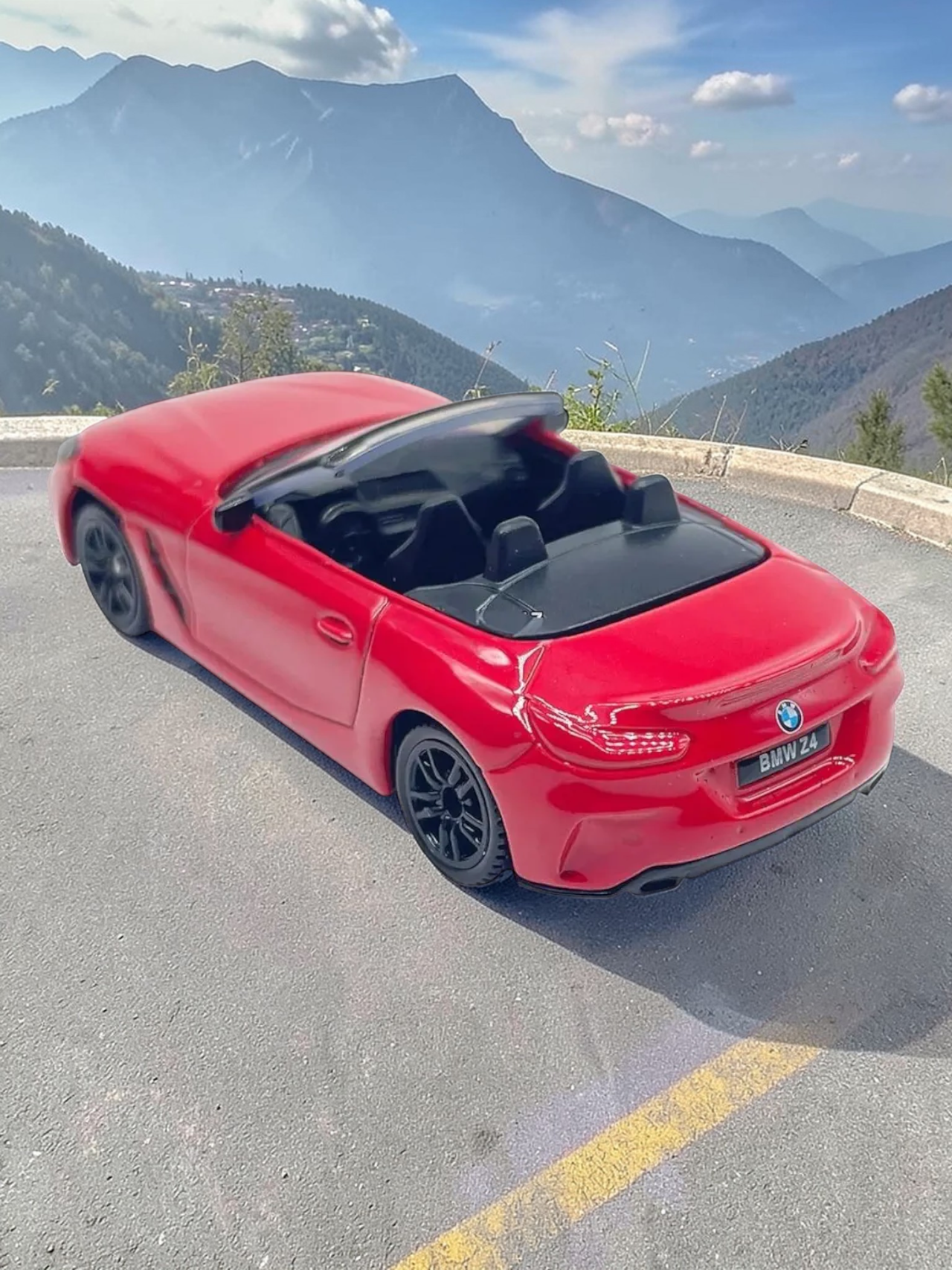 CCA BMW Z4 M40i (RED) Diecast Model with box 1:64 Scale S13-01