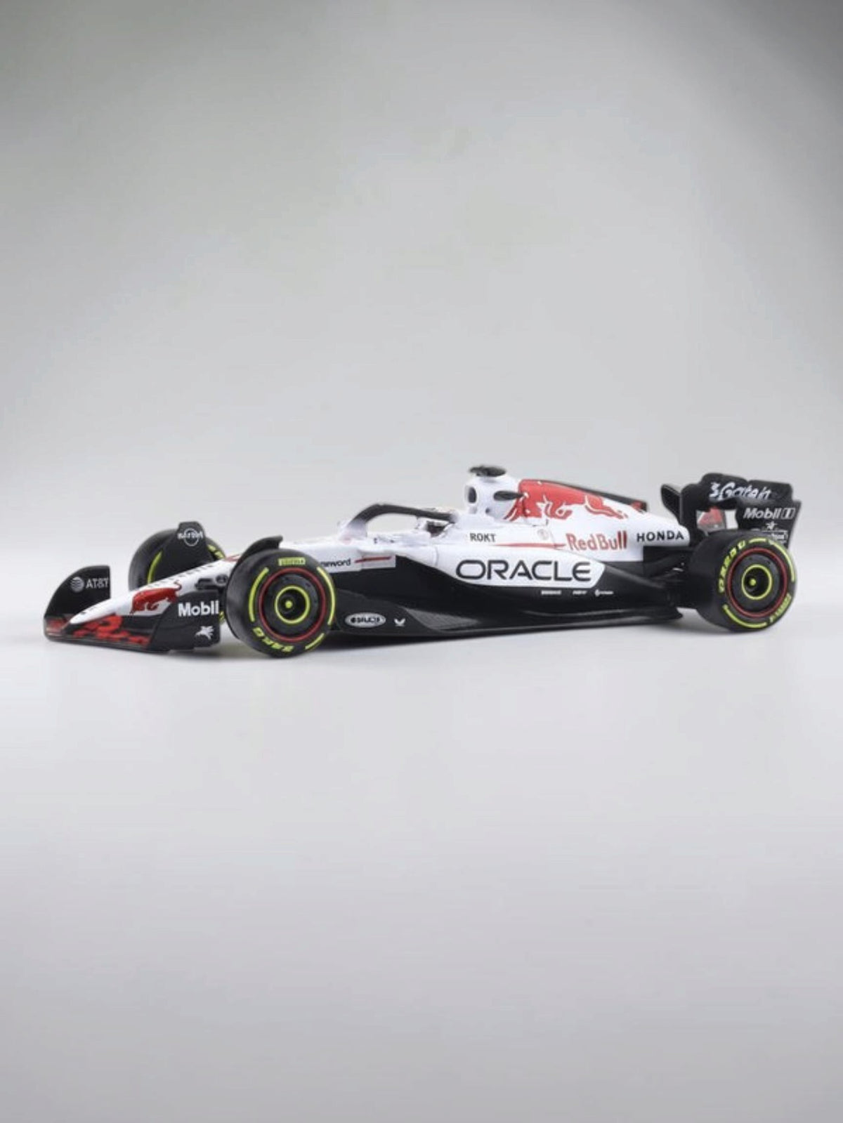Bburago "Oracle Red Bull Racing RB21 (#1) Japan GP Livery | Max Verstappen Collectible F1 Die-Cast Model 1:43 Scale