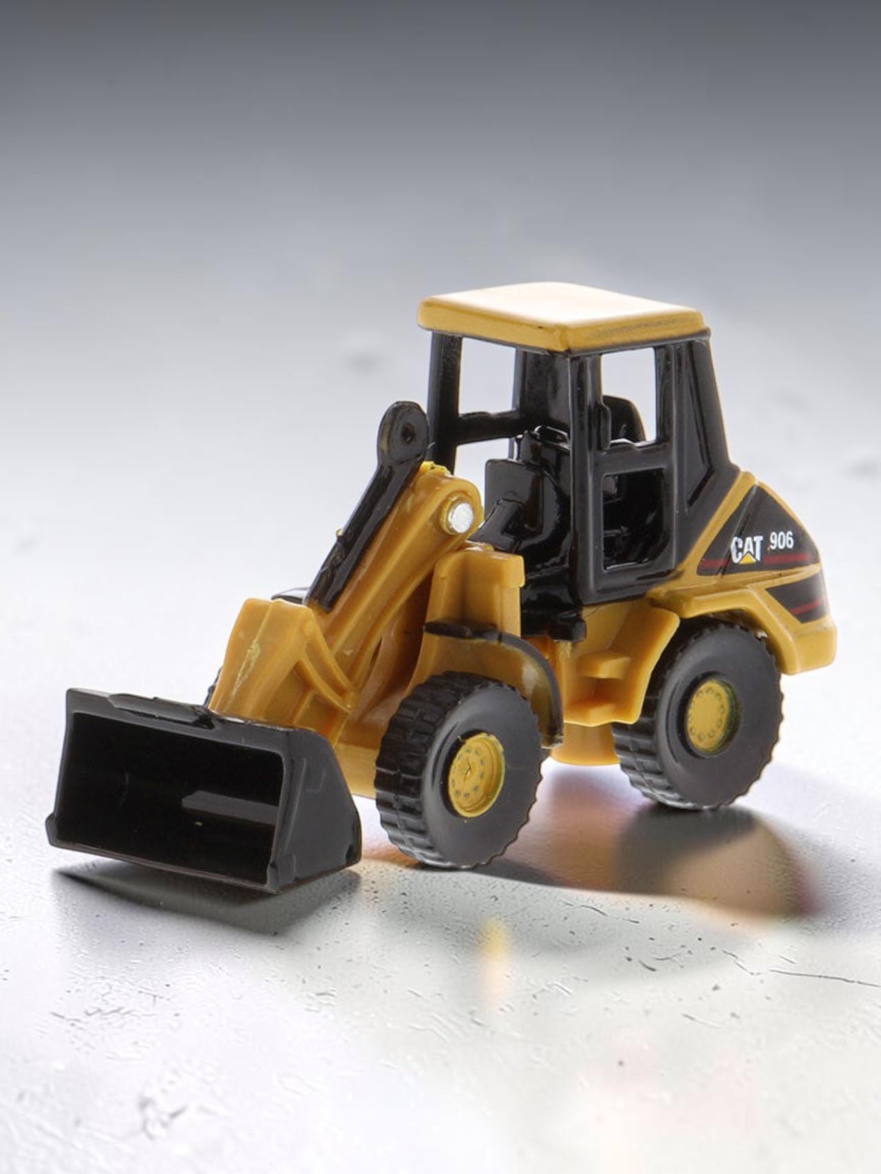 CAT 906 Wheel Loader 1:86 Scale Diecast Construction Model Toy | Premium Miniature Collectible with Display Base