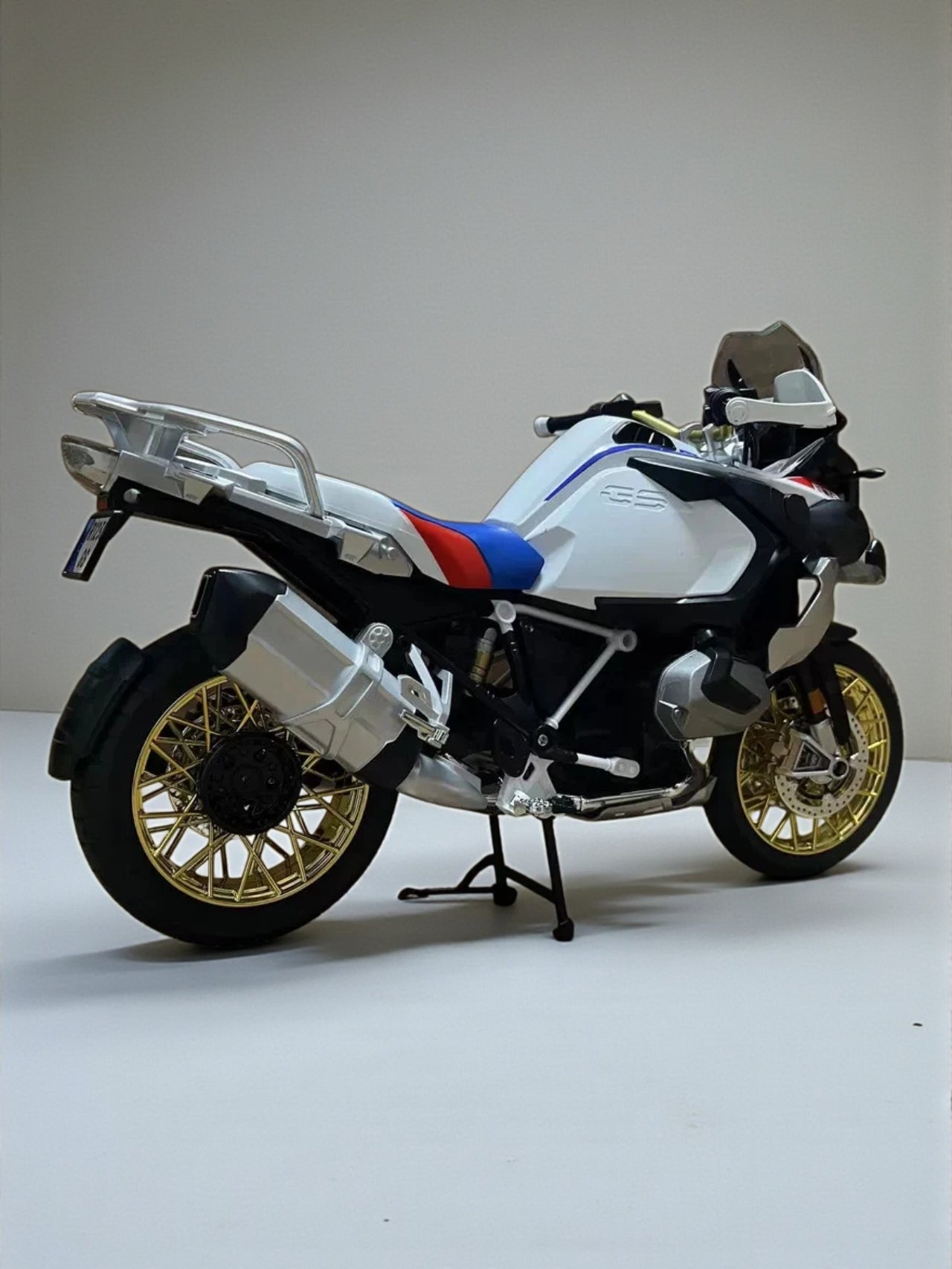 XLG BMW R1250 GS Adventure 1:6 Scale Working Model