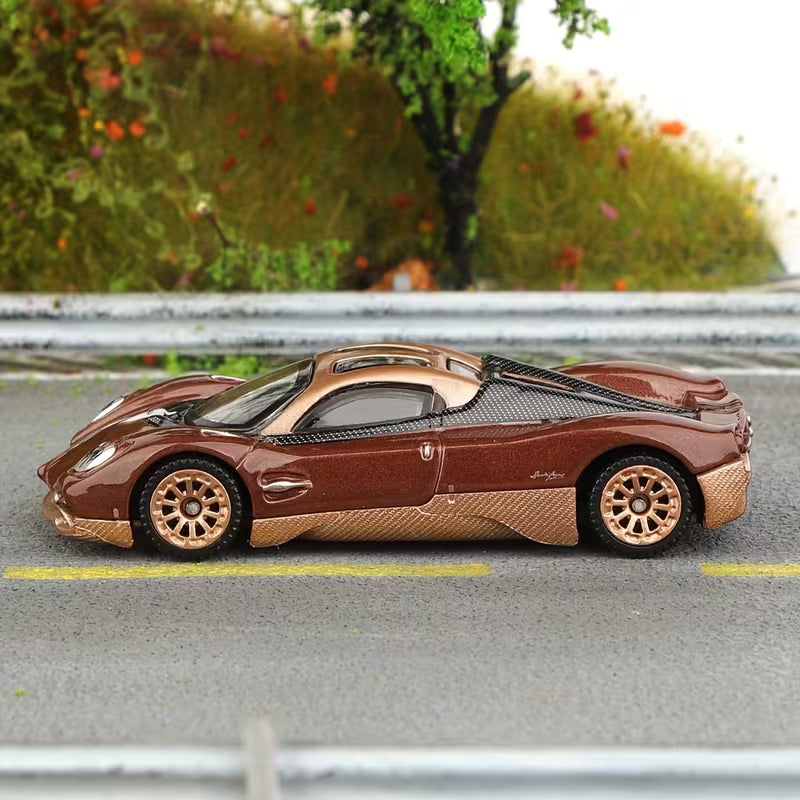 CCA PAGANI UTOPIA Luxury Die-Cast Car Premium Metal Body 1:64 Scale S24-02