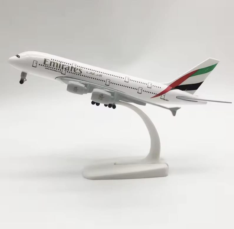 Aircraft 'Emirates Airbus A380 Resign Airplane Diecast Metal Display Stand With Landing Wheels 20cm Scale (No.301)