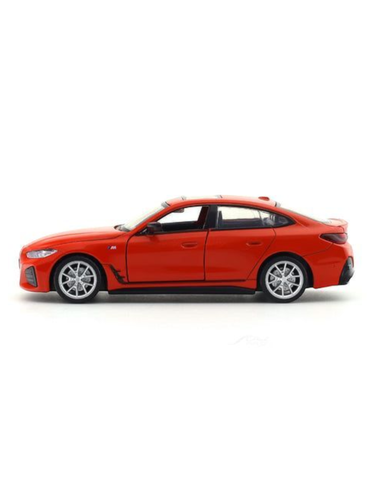 BMW i4 M50 Red 1:32 MSZ licensed pullback diecast Scale Model car