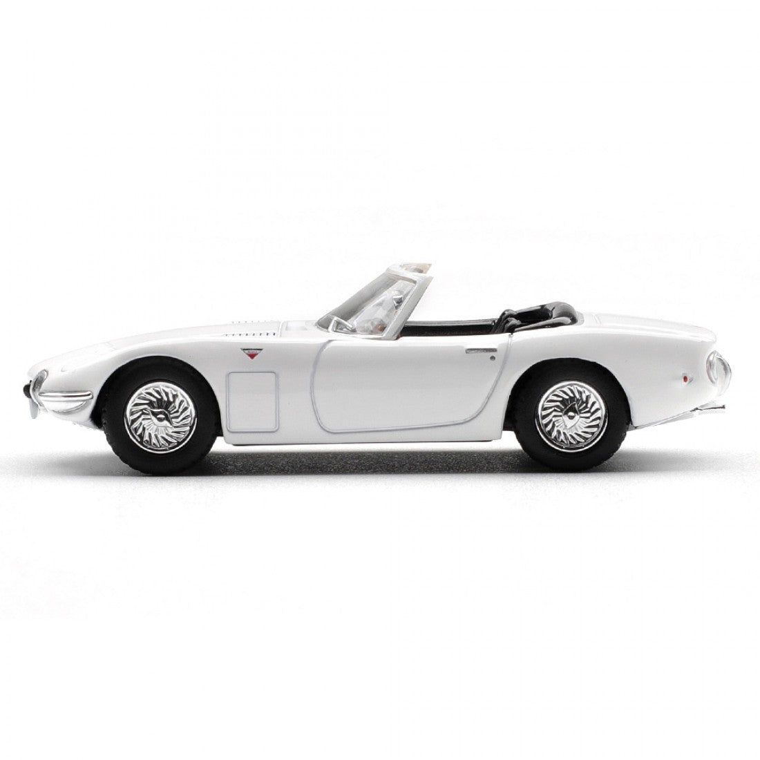 Mini GT (915) Toyota 2000GT Roadster 007 Series You Only Live Twice English Blister 1:64 Scale Diecast Model
