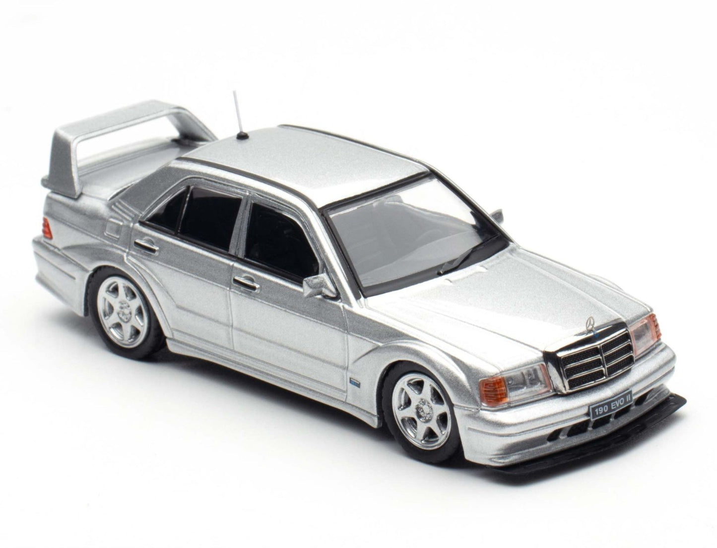 INNO64 Mercedes-Benz 190E Silver 1:64 Scale Metal Diecast IN64-190E-SIL