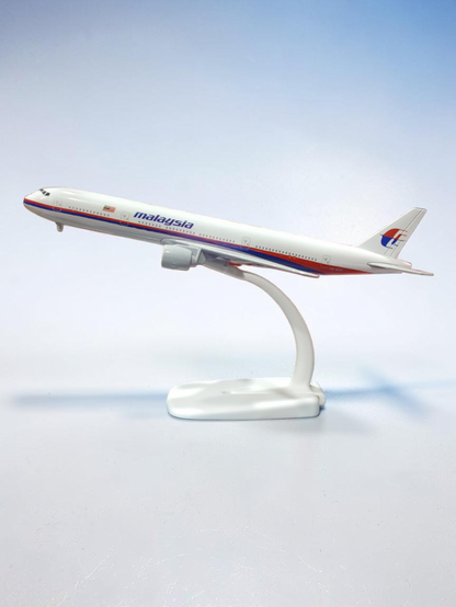 Aircraft Malaysia Airlines 9M-MPK Classic White Diecast Metal With Display Stand (20cm) Scale landing Wheels Airplane (No.317)