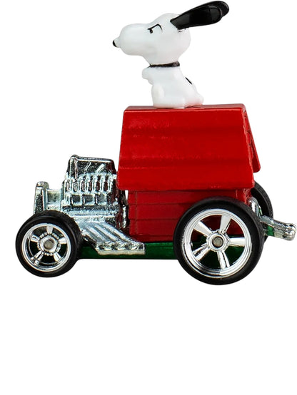 Hotwheels pop culture peanuts Snoopy imported premium 1:64 Scale