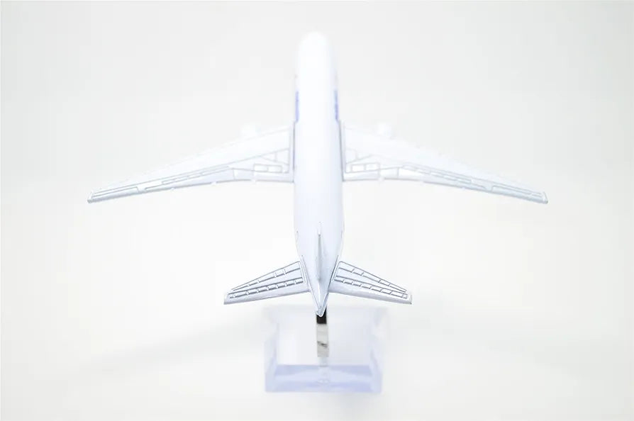 Aircraft Model TANG DYNASTY 16cm B777 Malaysia Airlines Metal Airplane Model ( code 136 )