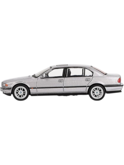 Mini GT #792: BMW 750IL Aspen Silver Metallic 1:64 Scale