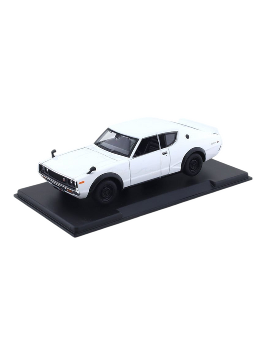 Maisto Collectors Collection 1973 Nissan Skyline 2000GT-R (KPGC110) Diecast 1:24 Scale (Blister Damaged)