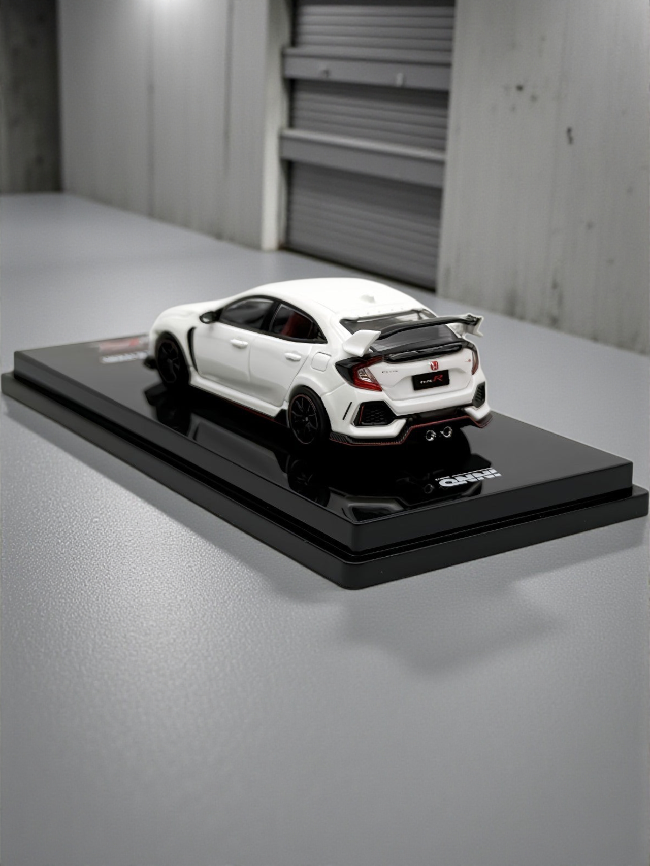 INNO64 Honda Civic Type R FK8 1:64 Scale Metal Diecast Model IN64-FK8-WHI