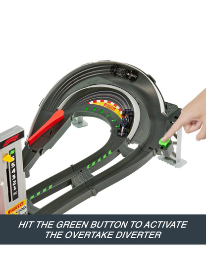 Hot Wheels Race Formula 1 (F1) Grand Prix Circuit Track Set With 3 Die-Cast Cars in 1:64 Scale