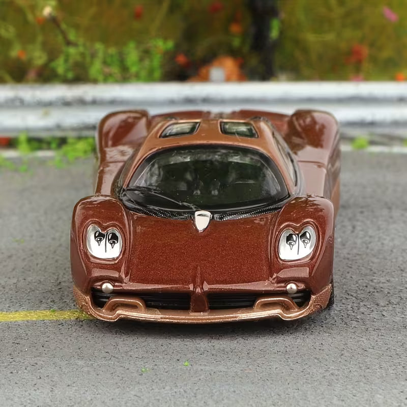 CCA PAGANI UTOPIA Luxury Die-Cast Car Premium Metal Body 1:64 Scale S24-02