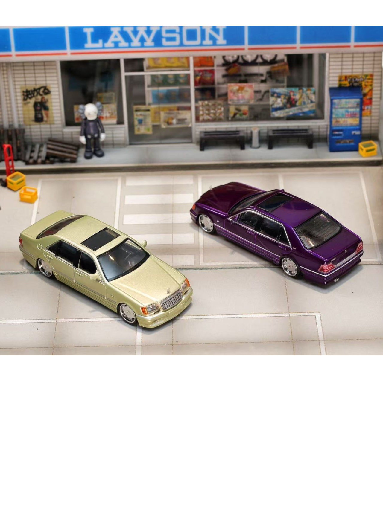Street Weapon Mercedes-Benz W140 Premium Diecast 1:64 Scale (With Acrylic Case)
