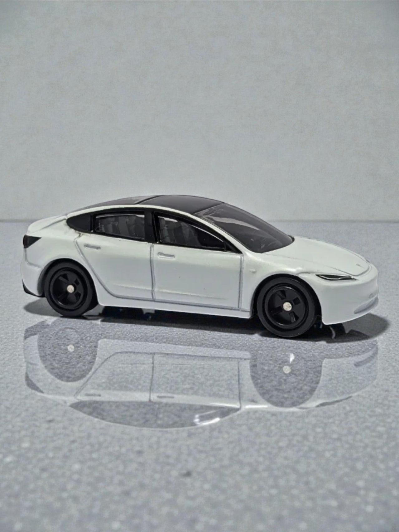 Takara Tomy "Tesla Model 3" 1/64 Scale Imported Mainline  No.98