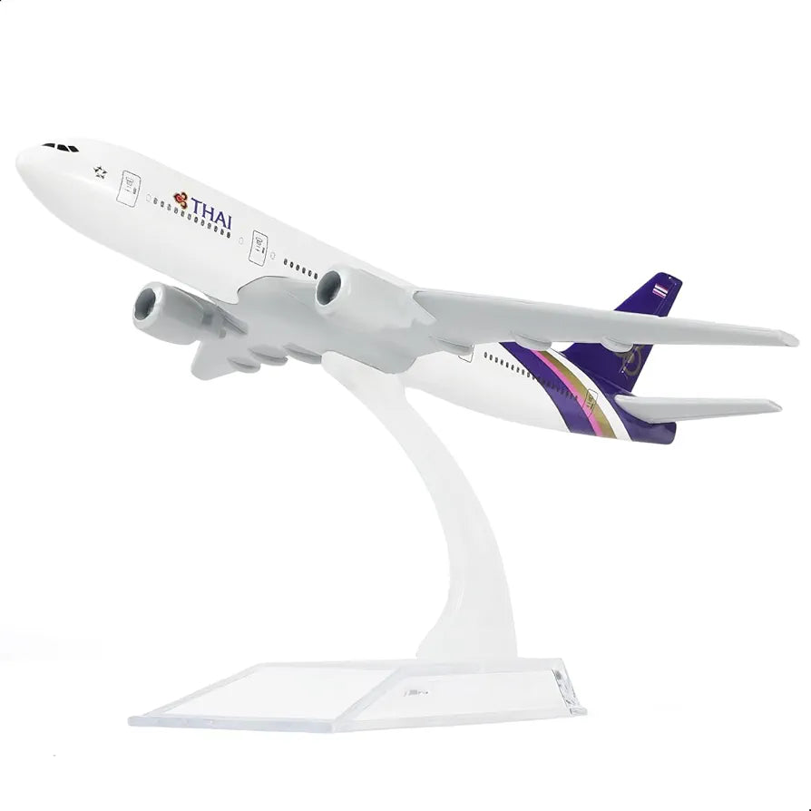 Aircraft Model AIRPLANE THAI AIRWAY AIRBUS Boeing 777 SCALE 16 CM (Code 142)