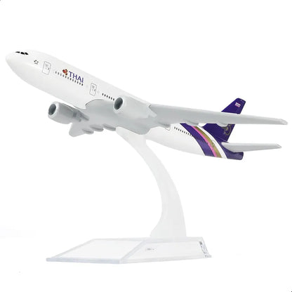 Aircraft Model AIRPLANE THAI AIRWAY AIRBUS Boeing 777 SCALE 16 CM (Code 142)