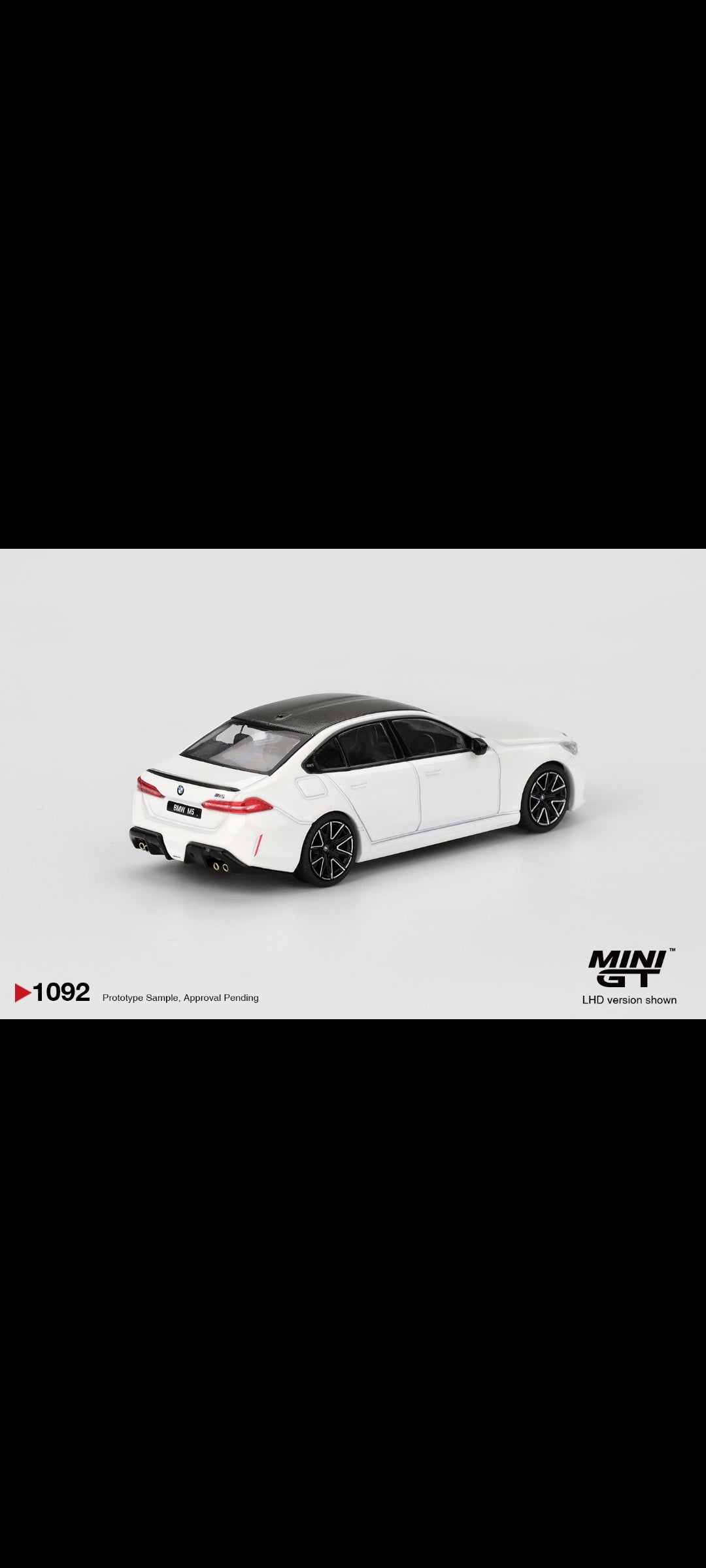Mini GT BMW M5 Alpine White #1092 1:64 Scale