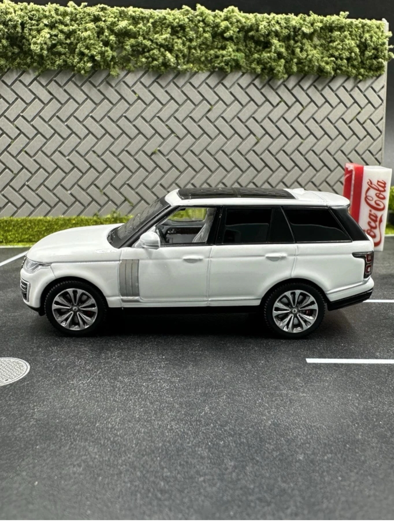 Masdi 2020 Land Rover Range Rover 1:64 Scale Diecast