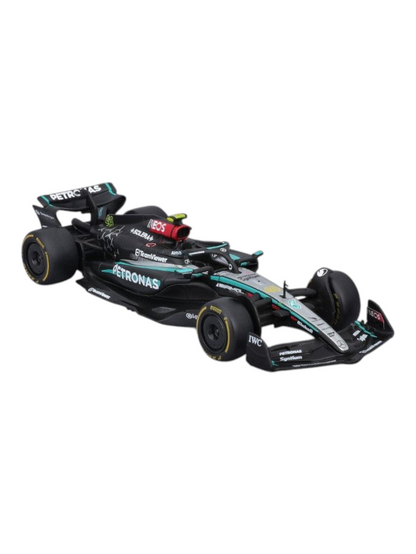 Bburago Formula 1 (F1) AMG Petronas F1W15 E Performance #44 Lewis Hamilton Diecast 1:43 Scale