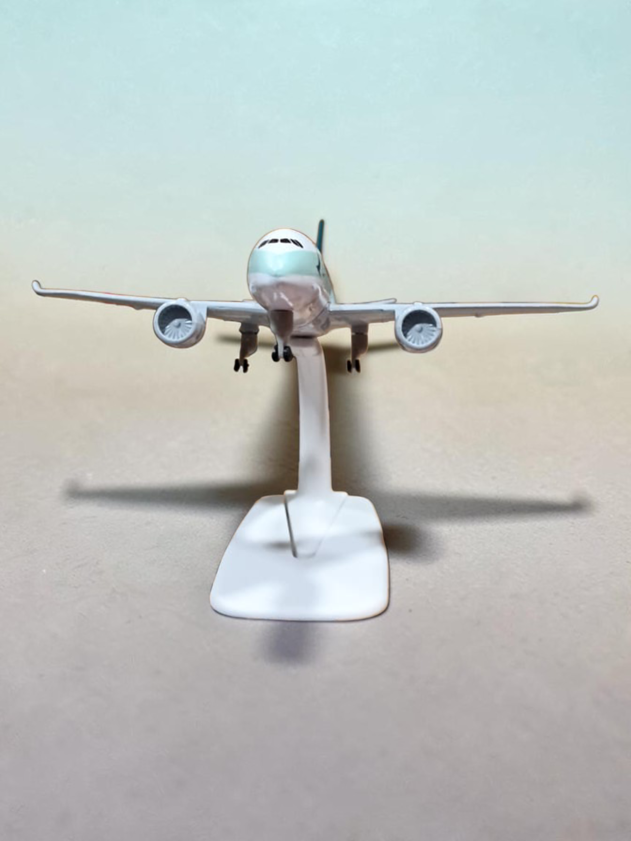Aircraft 'Japan Airlines Boeing 787 Unicef JA830J Diecast Model Airplane Display Stand With Landing Wheels 20cm' Scale (No.311)