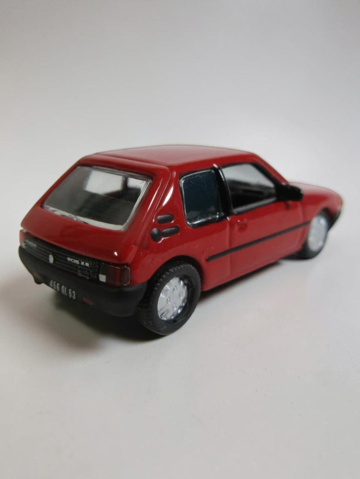 NOREV "Peugeot 205 XR rot 1985 Diecast Model 1:87 Scale