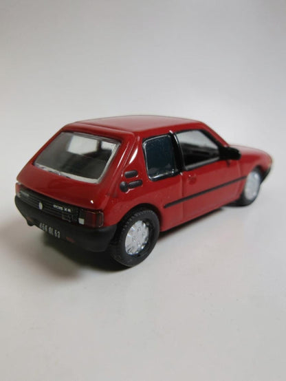 NOREV "Peugeot 205 XR rot 1985 Diecast Model 1:87 Scale
