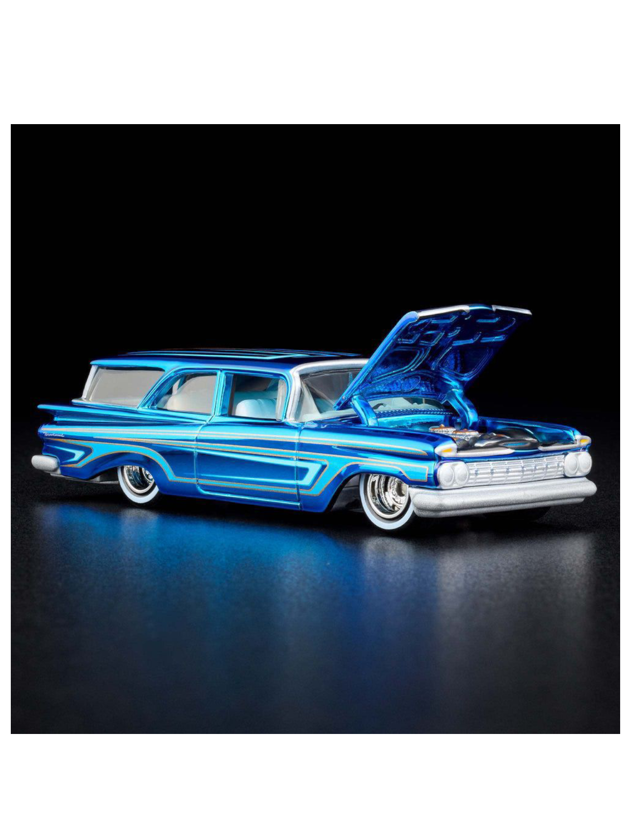 HotWheels Chevrolet 1959 Brookwood RLC 1:64 RLC (With Acrylic Case)