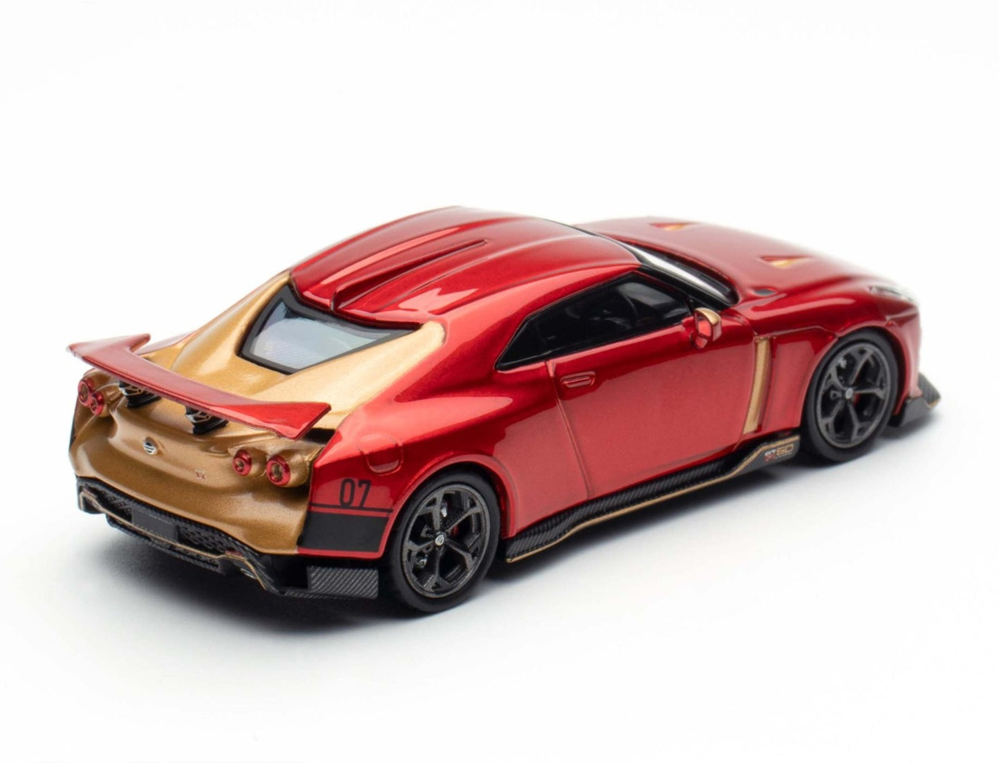 INNO64 Nissan GT-R (R50) 1:64 Scale Metal Diecast IN64-R50-RED