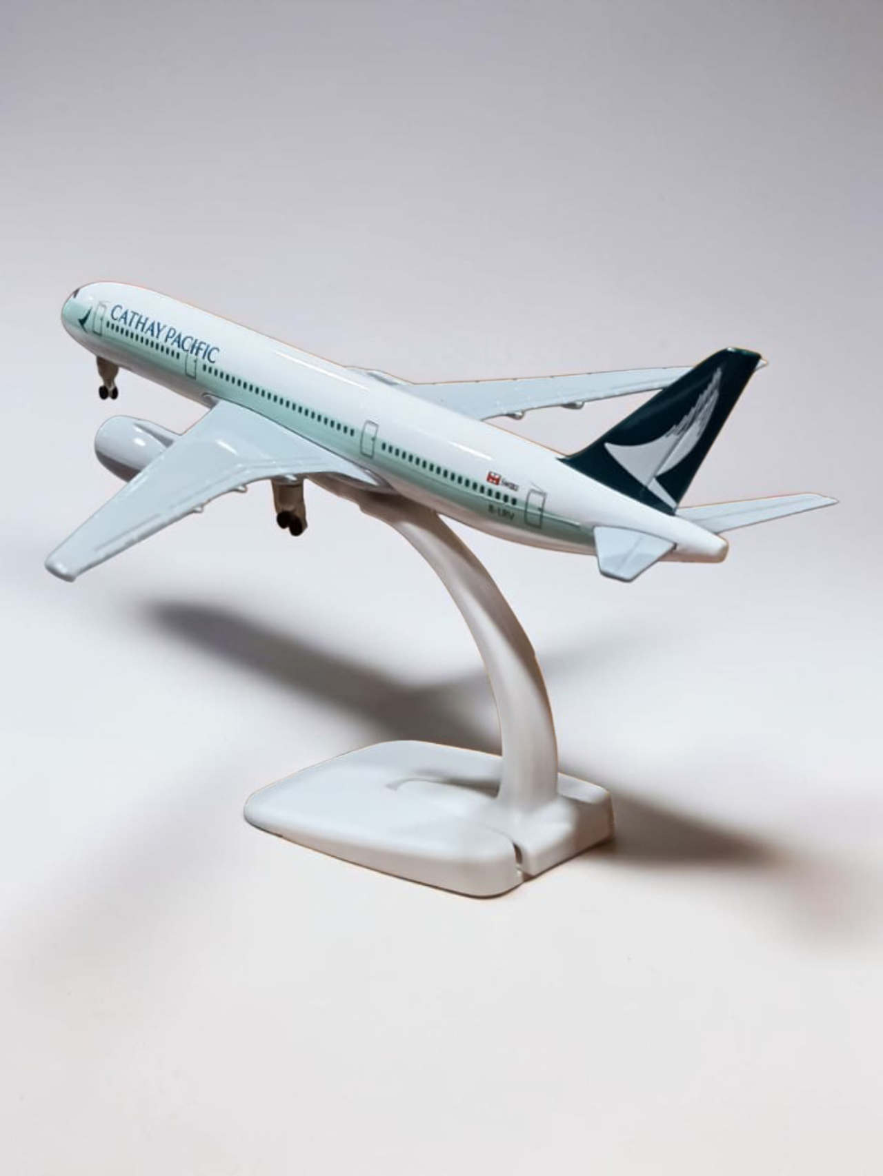 Aircraft 'Japan Airlines Boeing 787 Unicef JA830J Diecast Model Airplane Display Stand With Landing Wheels 20cm' Scale (No.311)