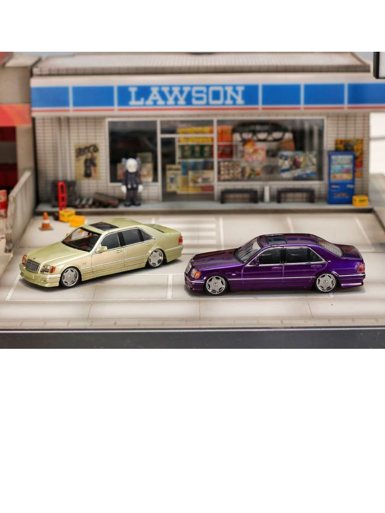 Street Weapon Mercedes-Benz W140 Premium Diecast 1:64 Scale (With Acrylic Case)