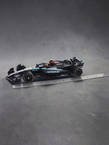 Bburago F1w15 Mercedes-AMG No 63 George Russell 1:24 Scale Diecast Model Car