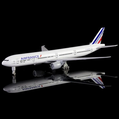 Aircraft 'Airfrance Boeing 777 F-GSOG Diecast Airplane (No.318) Display Stand With Landing Wheels 20cm" Scale ( The First Photo Shows the Actual Product )